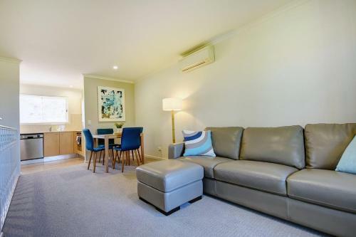 Villa Aqualuna Beach Resort - Unit 25