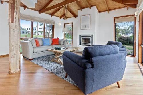 Tura Tree House