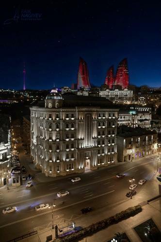 Azneft Square Flame Towers View Apartment