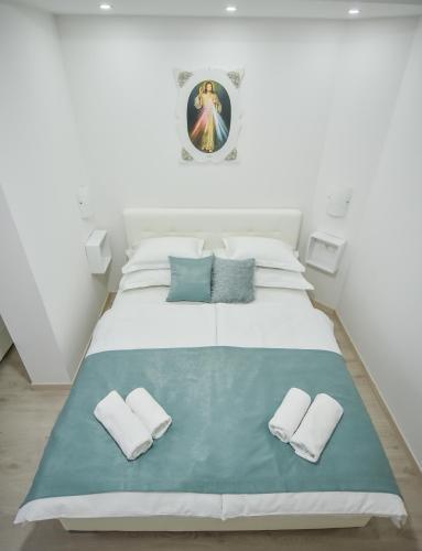 Gloria Apartments 2
