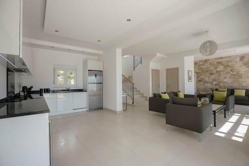 Luxury Villa Tamara With Private Pool And Jet Pool Near Dubrovnik