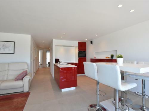 Modern Apartment Bredene With Lift