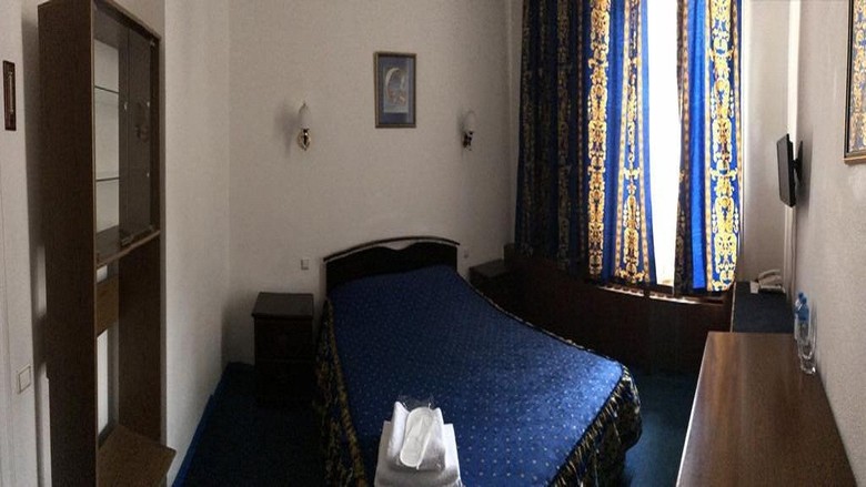 Hotel East West