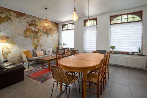 Spacious Villa W/ Big Backyard And Private Parking