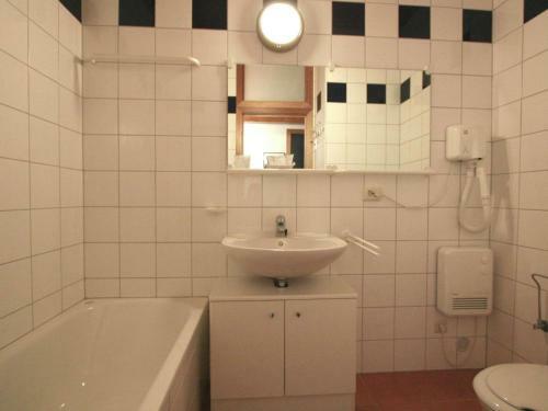 Comfortable Holiday Home Near Forest In Macon