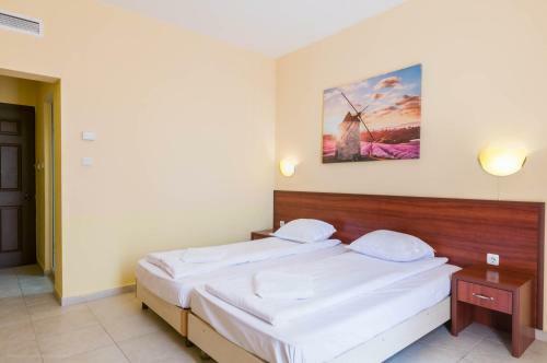 Akroza Hotel