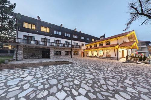 Edelweiss Central Hotel