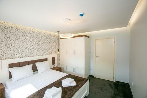 Hostal B&d Apartments Delux, New