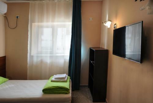 Hostal Best Rest Guest Rooms