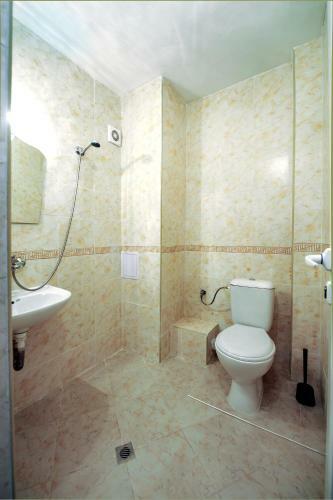 Hostal Best Rest Guest Rooms