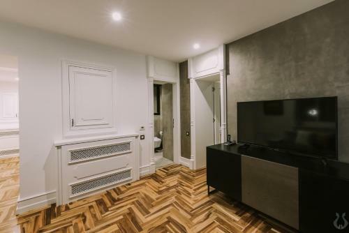 Orpheus Apartments & Rooms