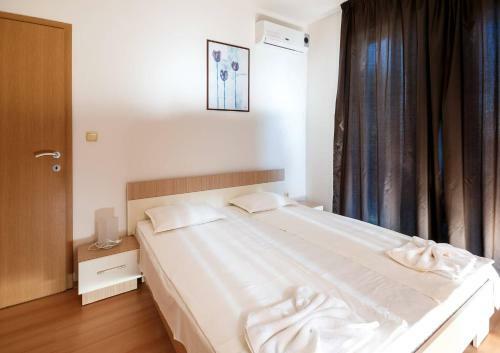 Seaside Garden 2 Bedroom Apartment For 4+1 Pax