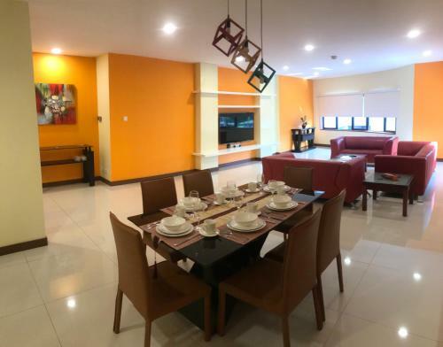 Apartamentos Rimbun Suites & Residences