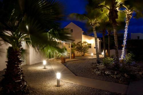 Villa Hamlet Oasis Resort