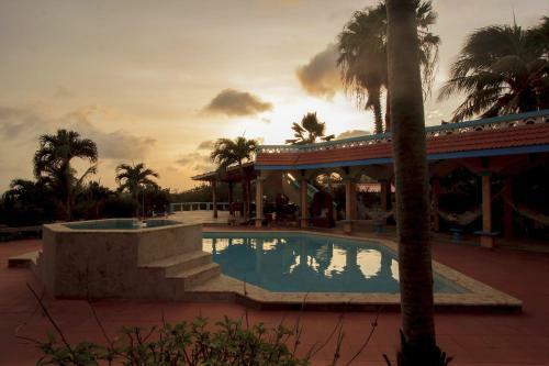 Hostal Goood Resort