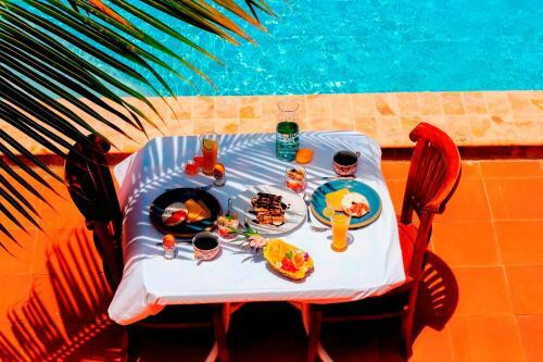 Hostal Goood Resort