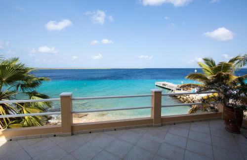 Apartamento Oceanfront Grouper At Den Laman