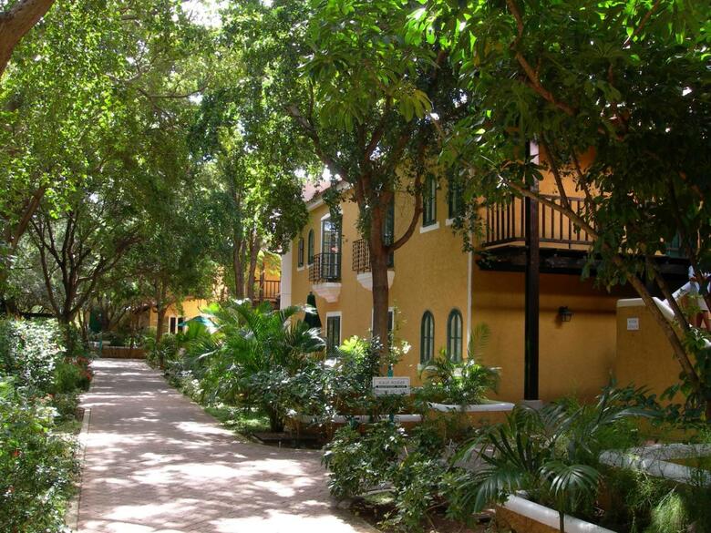 Hotel Harbour Village Beach Club