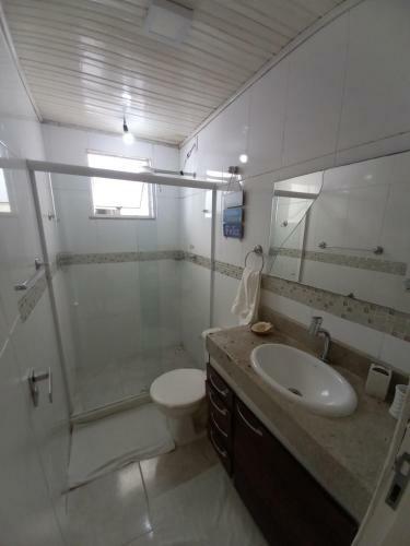 Casa Com 6 Quartos A Beira Mar Em Condom�nio Em Angra Dos Reis.