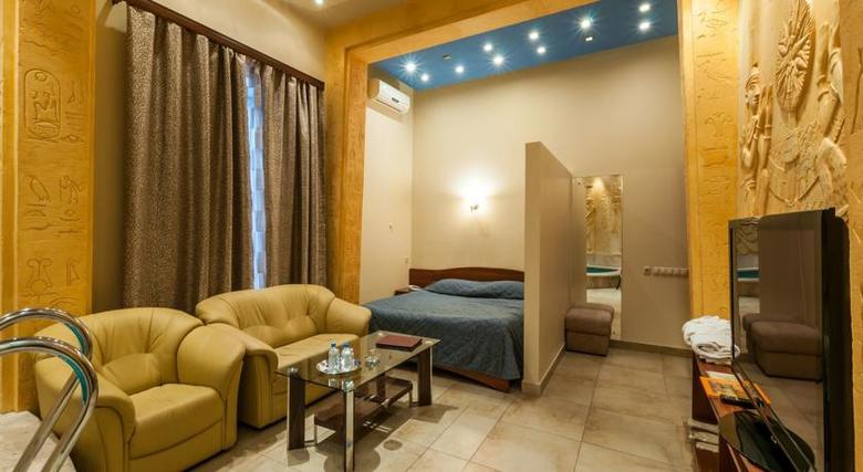 Cron Hotel