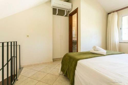 Lindos Chal�s A 150m Da Praia