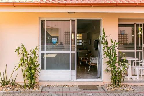 Lindos Chal�s A 150m Da Praia
