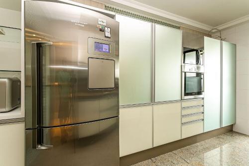 Apartamento Moderno, Espa�oso Com Localiza��o Privilegiada Ca21