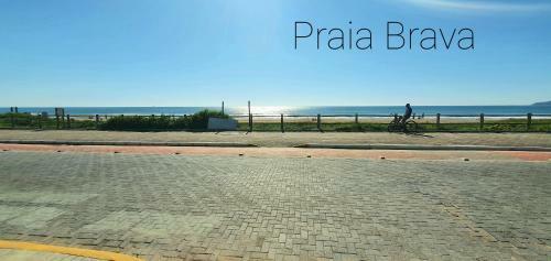 Praia Brava Guest House Su�tes