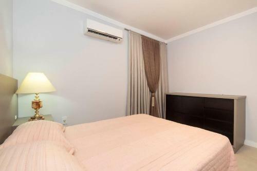 Aluguel Apartamento 2 Quartos Sendo 1 Su�te Itapema/sc