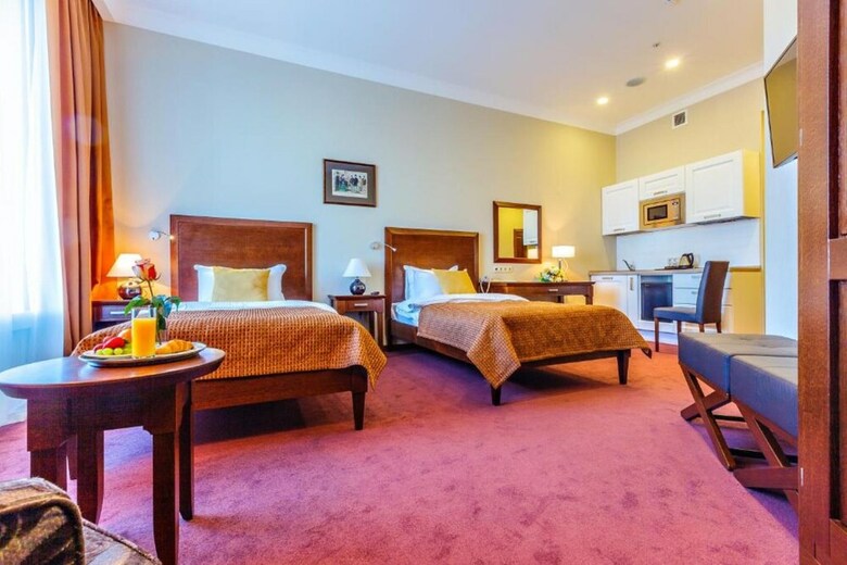 Raikin Plaza Hotel
