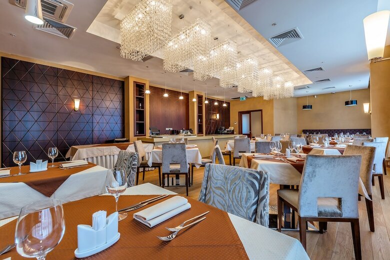 Raikin Plaza Hotel