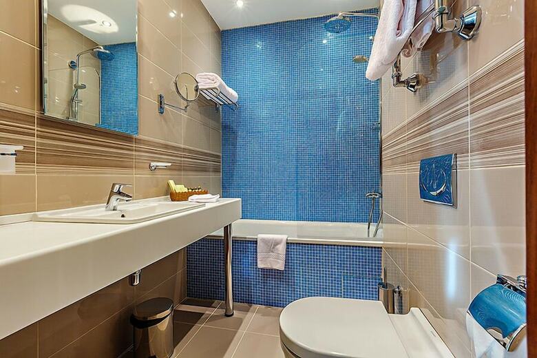 Raikin Plaza Hotel