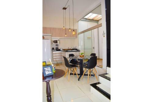 Apartamento Novo, Completo E Bem Localizado.