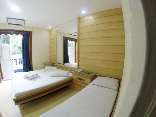 Hotel Hostal (Adults Only)