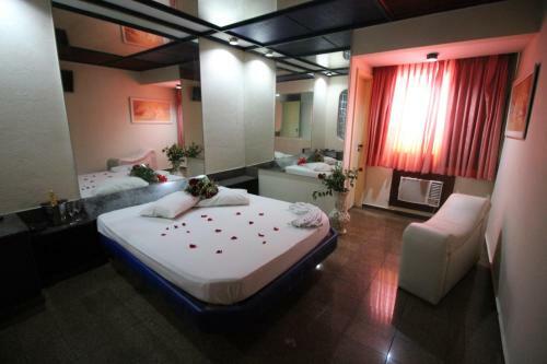Jumbo Hotel (Adults Only)