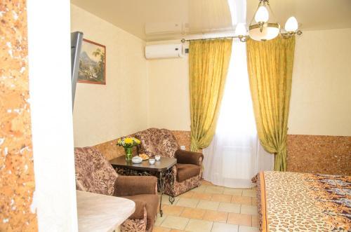 Tolstogo City Hotel