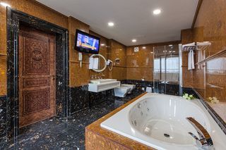 Sk Royal Hotel