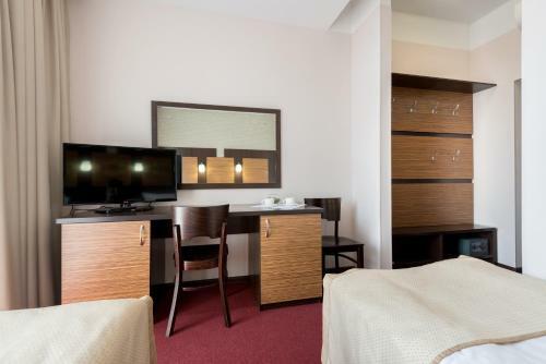 Hotel H