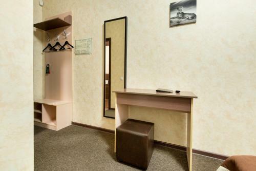 Shale Hotel
