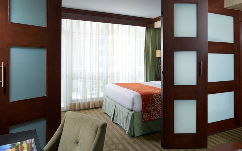 Hotel Newport Beachside Resort