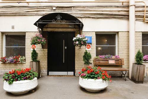 Simple Hostel