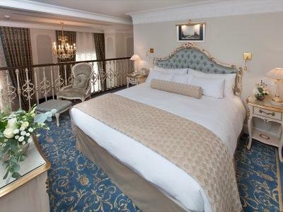 The State Hermitage Museum Official Hotel