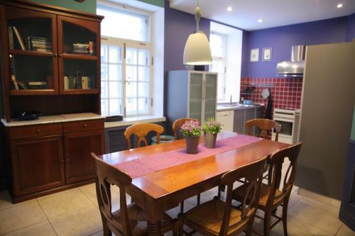 Gogol Mogol Hostel