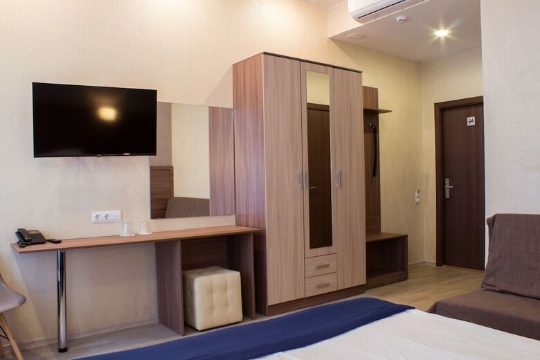Dynasty Hotel