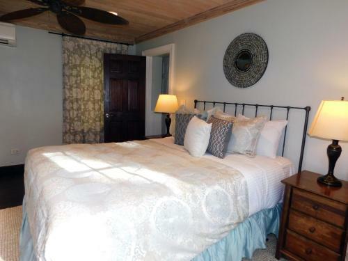 Hotel Sapodilla House