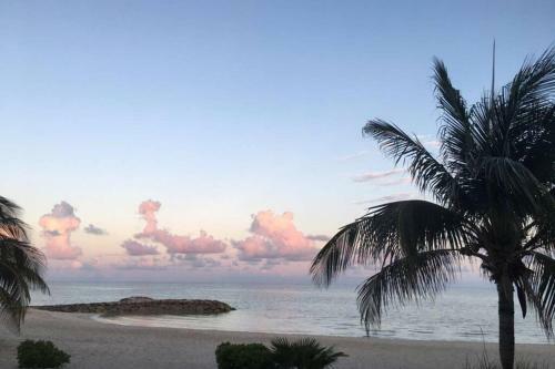 White House - Exclusive Luxury Beachfront Villa - Private White Sand Beach