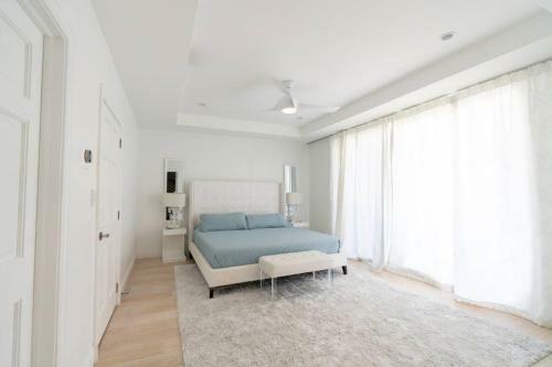 White House - Exclusive Luxury Beachfront Villa - Private White Sand Beach