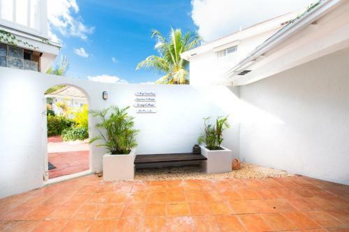 Apartamento Orange Cottage Steps To The Beach 2 Br