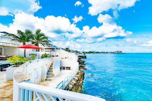 Ocean Front Villa Caprice 7 - Gated Community P. Pool