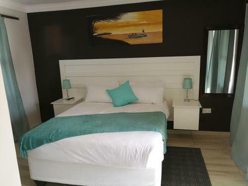 Hostal Double L Guest Lodge